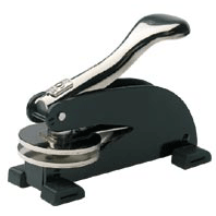 Presse à sec : empreinte en relief dans le papier